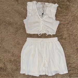 BCBGeneration White Women Shorts Set
